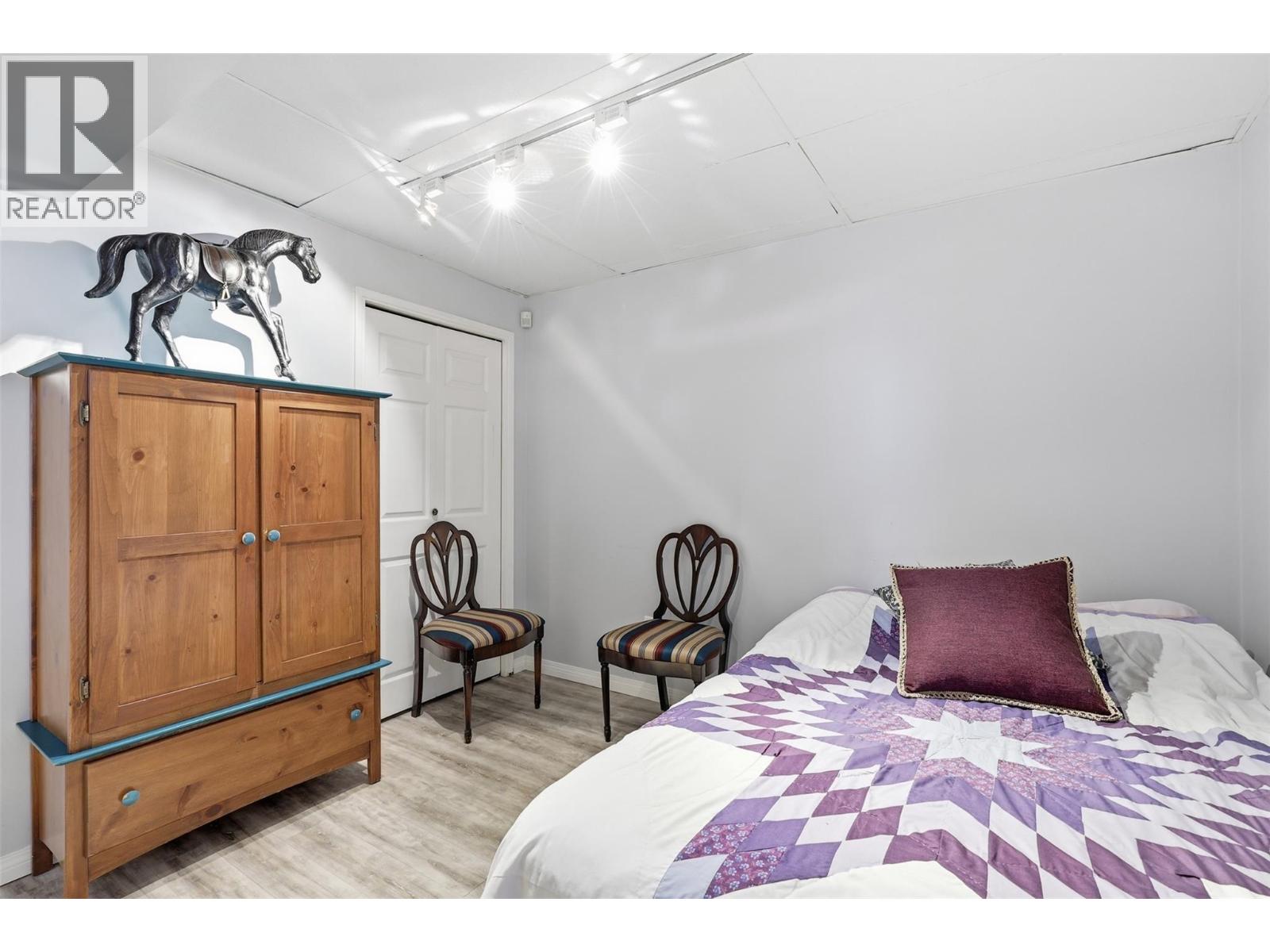 133 ROBSON Drive - 31