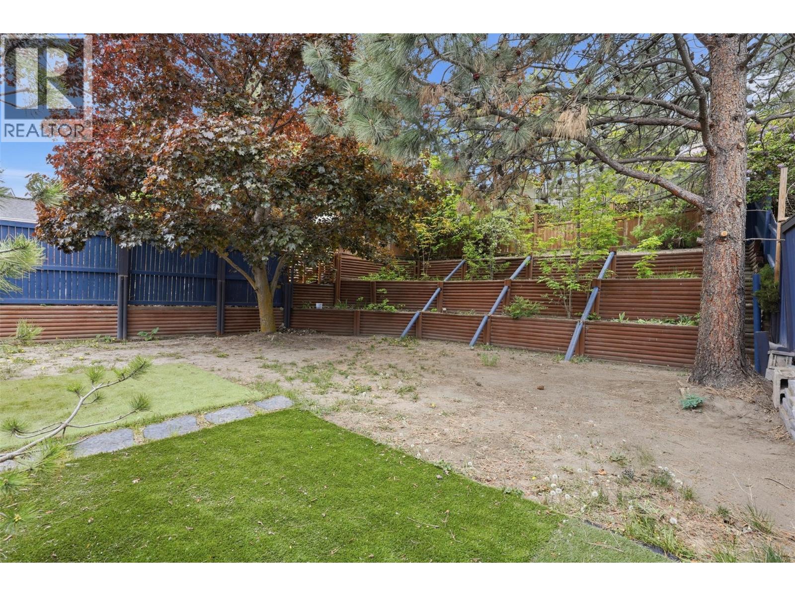 133 ROBSON Drive - 38