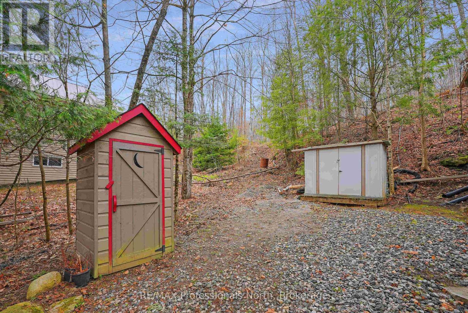 1110 MISKWABI LAKE ROAD - 38