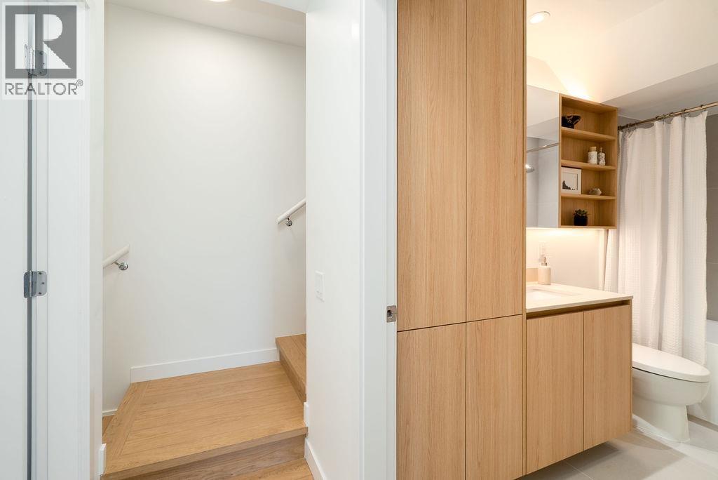 222 2820 NANAIMO STREET, Vancouver