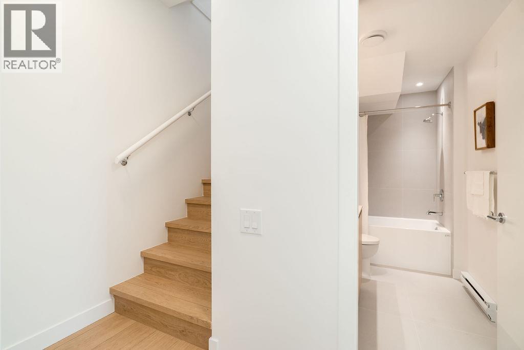 222 2820 NANAIMO STREET, Vancouver