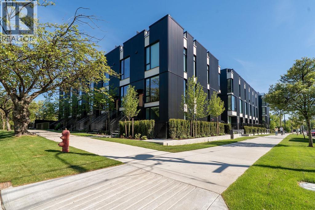 222 2820 NANAIMO STREET, Vancouver