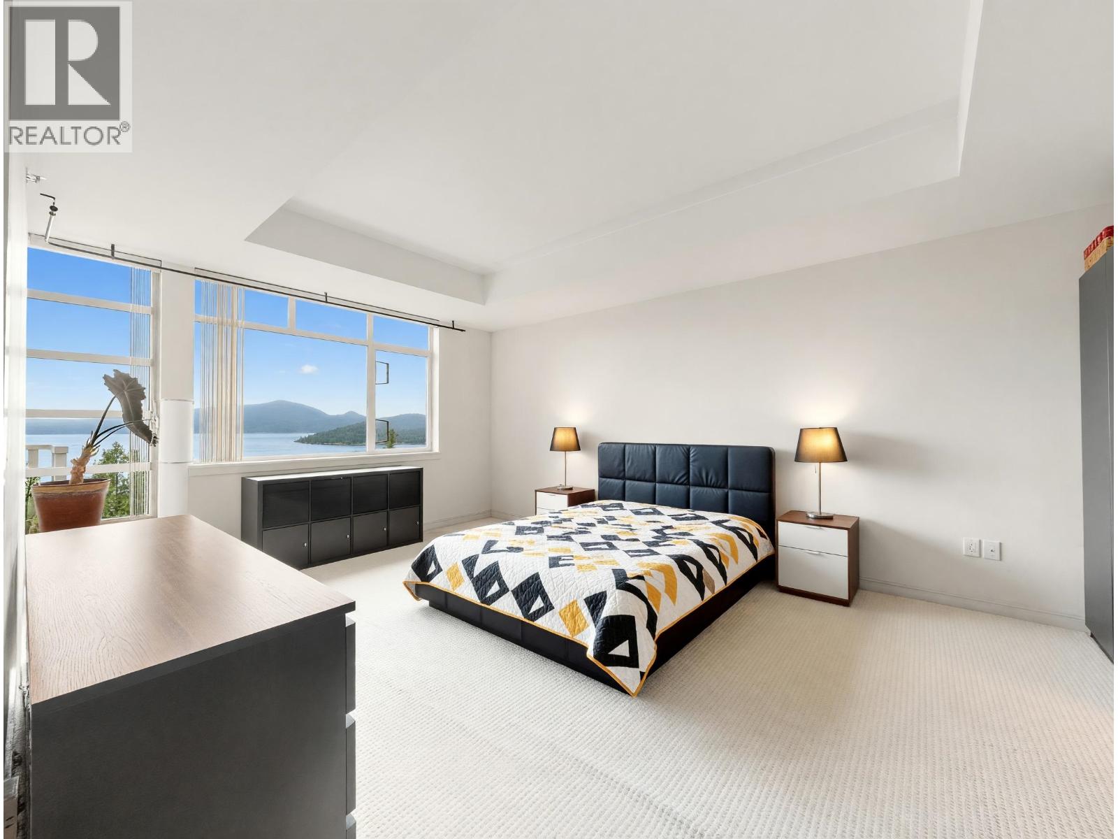 8725 SEASCAPE DRIVE, West Vancouver