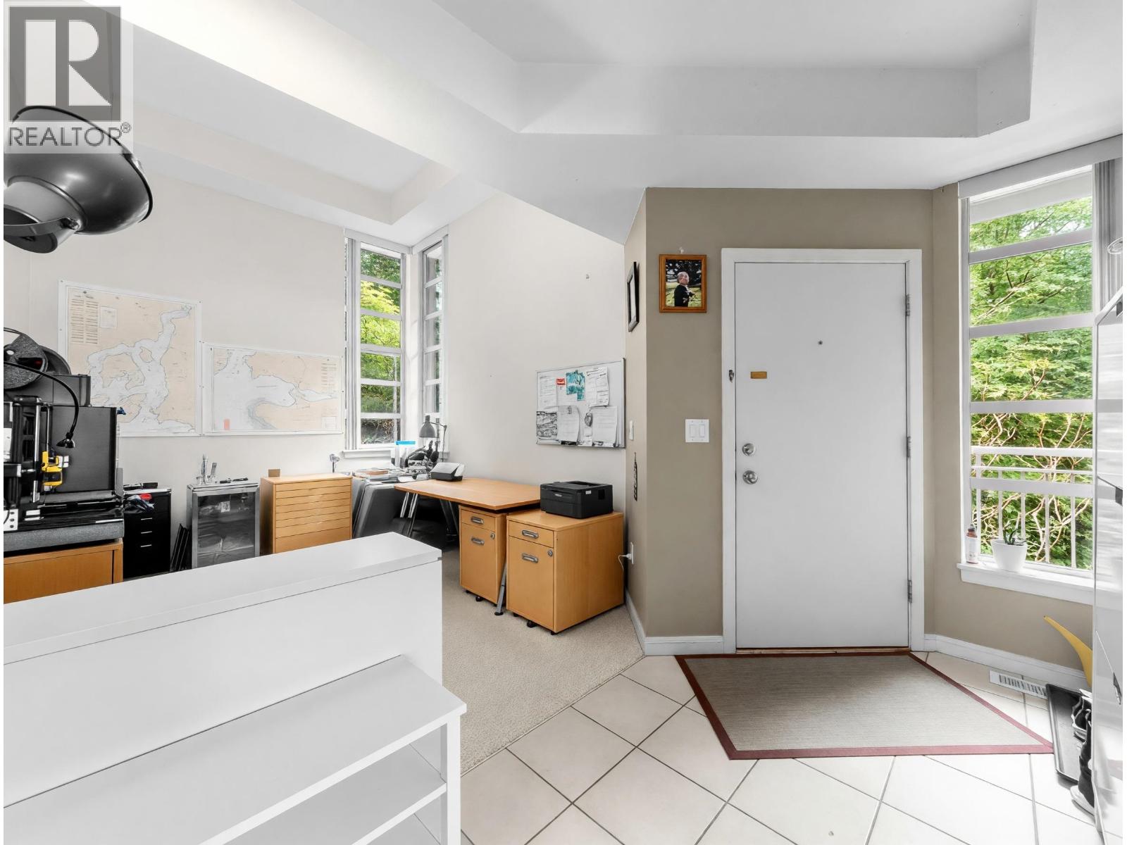 8725 SEASCAPE DRIVE, West Vancouver