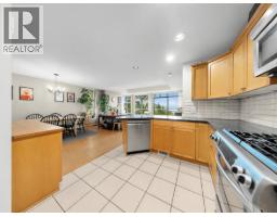 8725 Seascape Drive, West Vancouver, BC V7W3J7 Photo 14