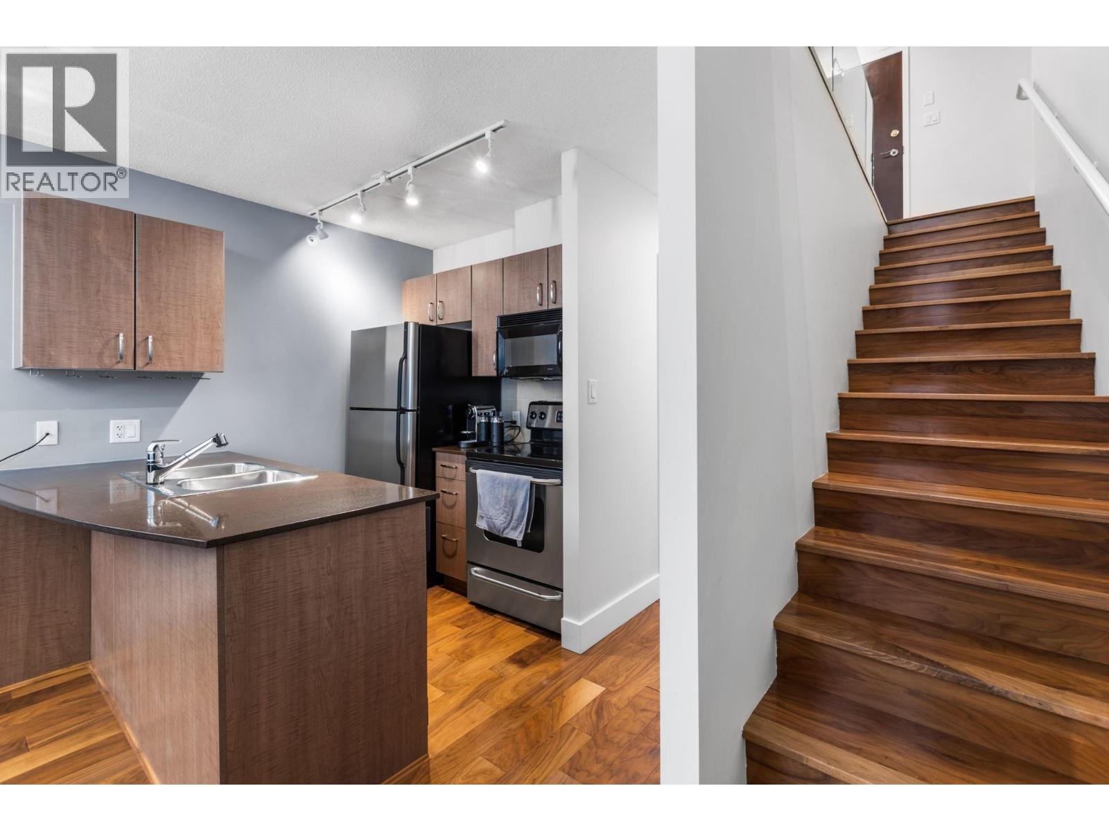 1 Bed, 2 Bath Apartment for Sale in Vancouver – 409 610 GRANVILLE STREET, Vancouver – MLS# R3121896 - Image 11