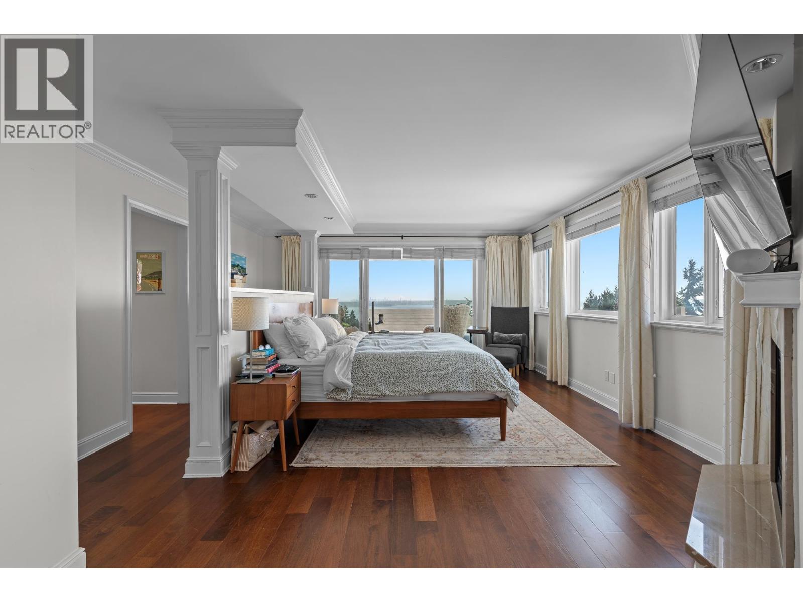 4222 ROCKRIDGE ROAD, West Vancouver