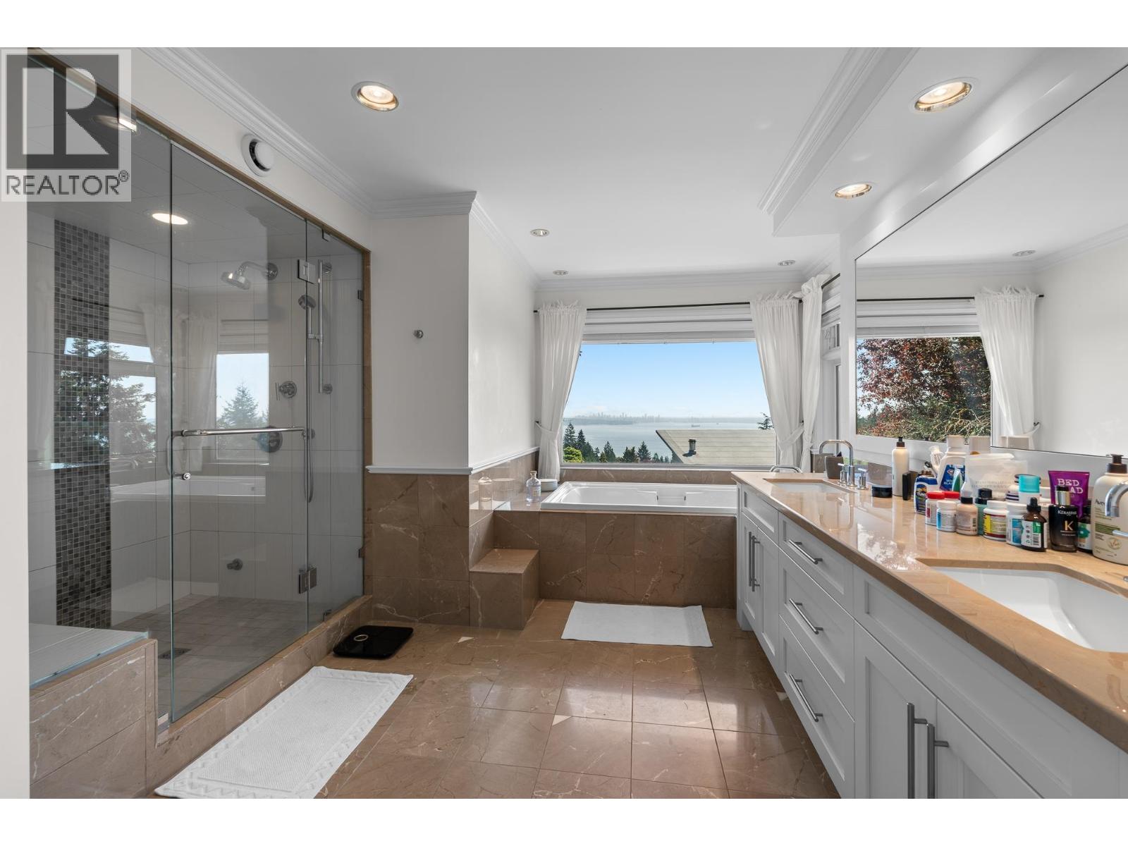 4222 ROCKRIDGE ROAD, West Vancouver