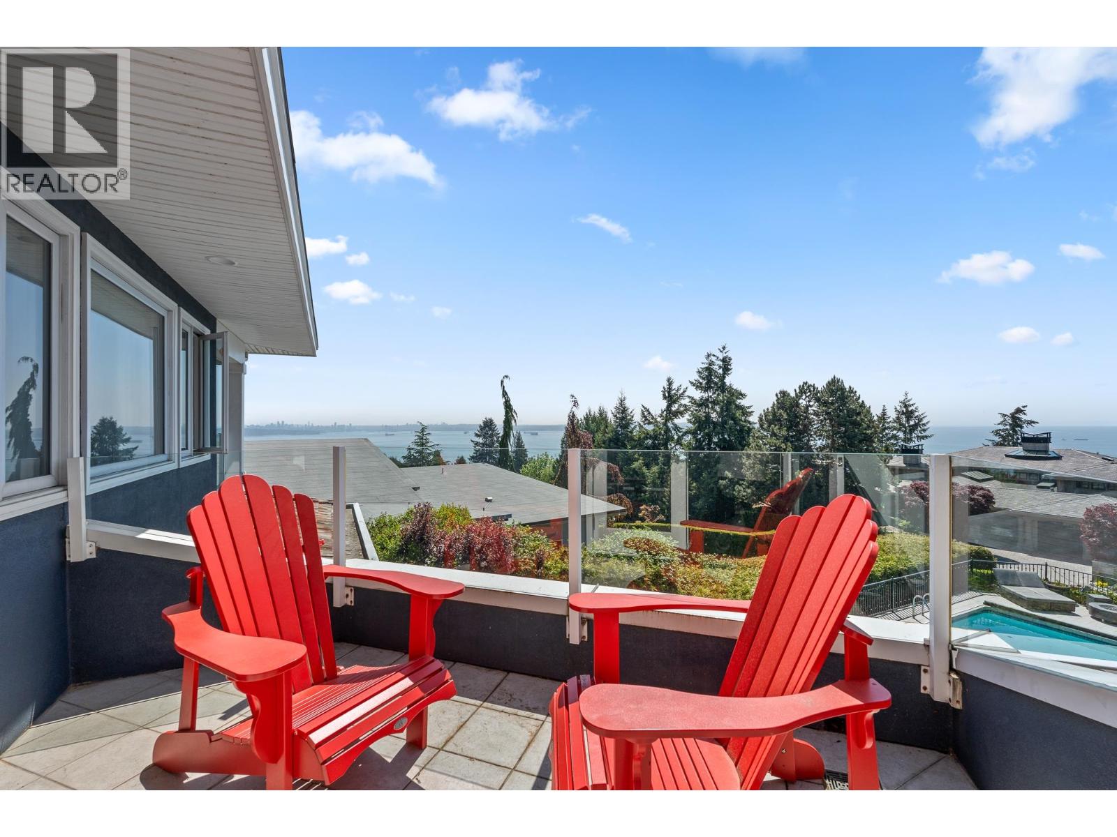 4222 ROCKRIDGE ROAD, West Vancouver