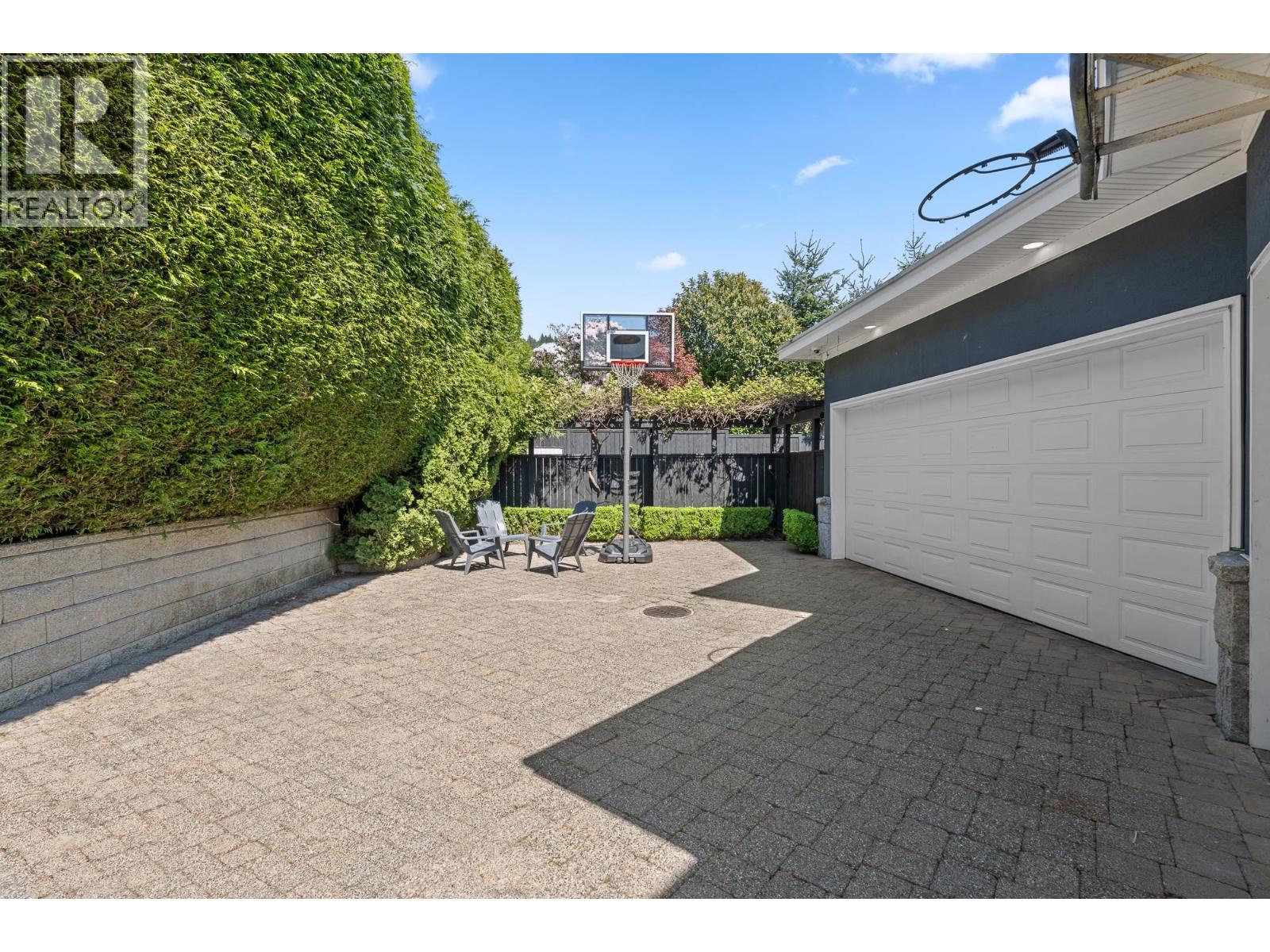 4222 ROCKRIDGE ROAD, West Vancouver