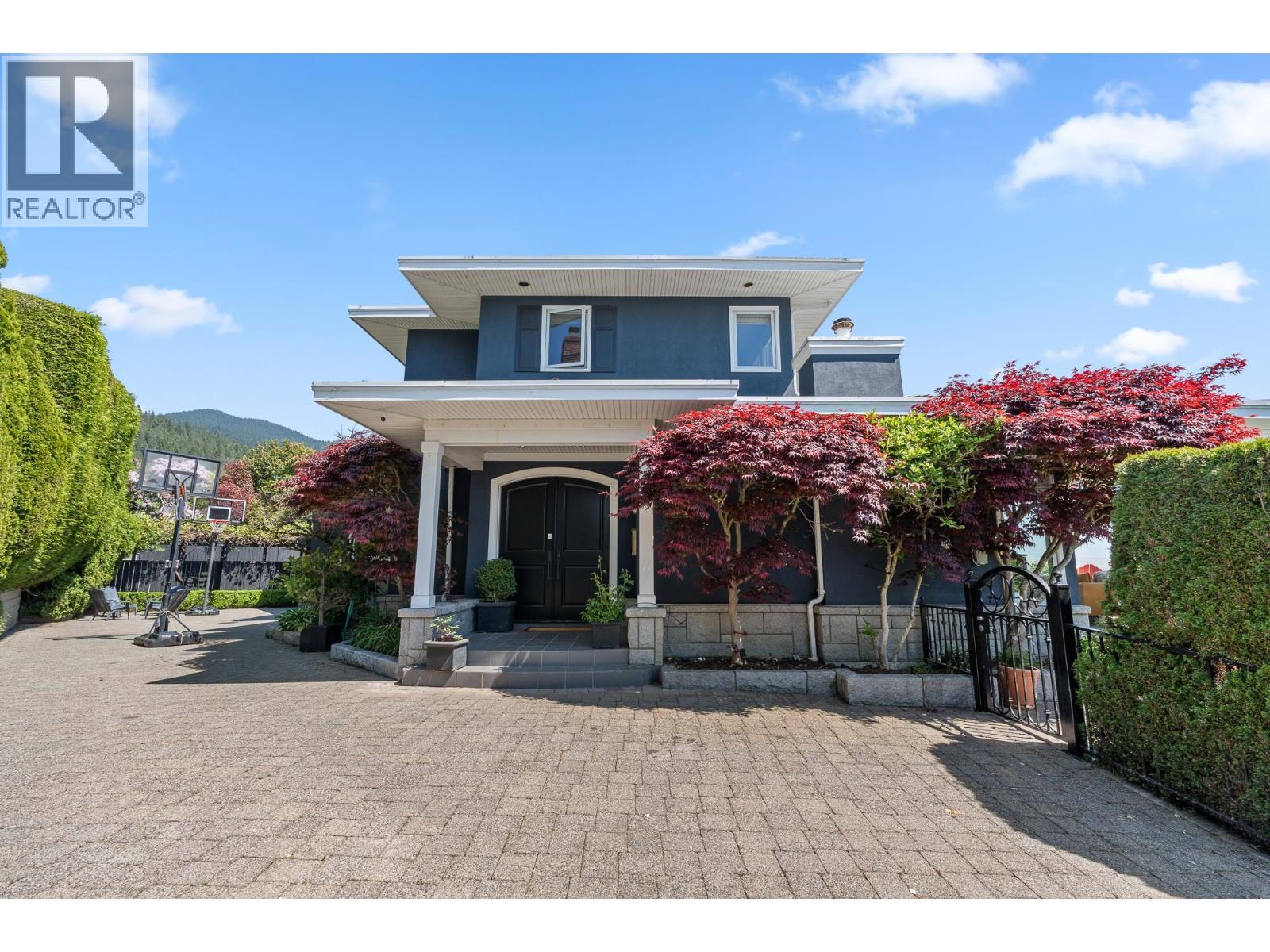 4222 ROCKRIDGE ROAD, West Vancouver