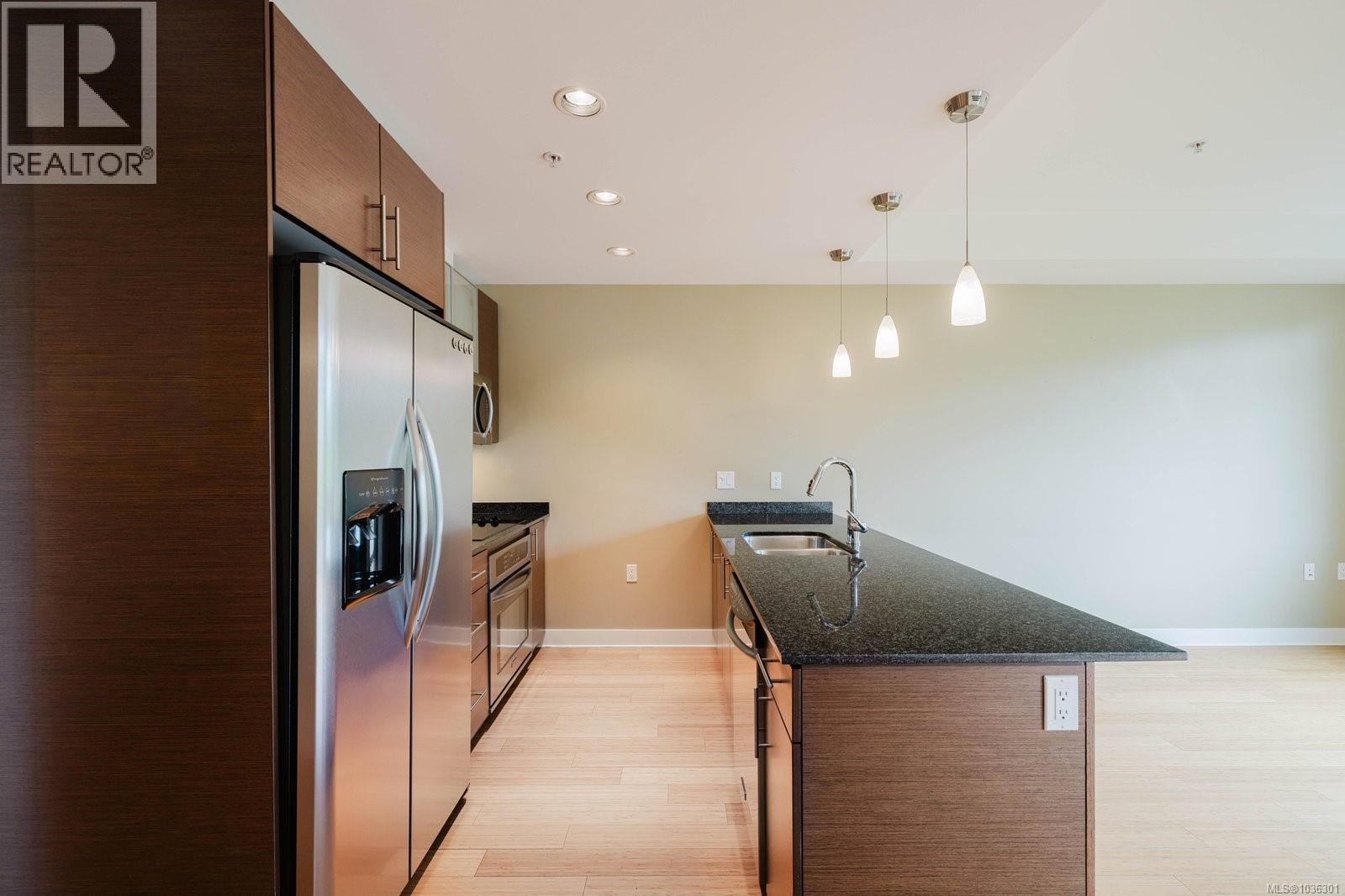 #203 3614 Richmond Rd - 11