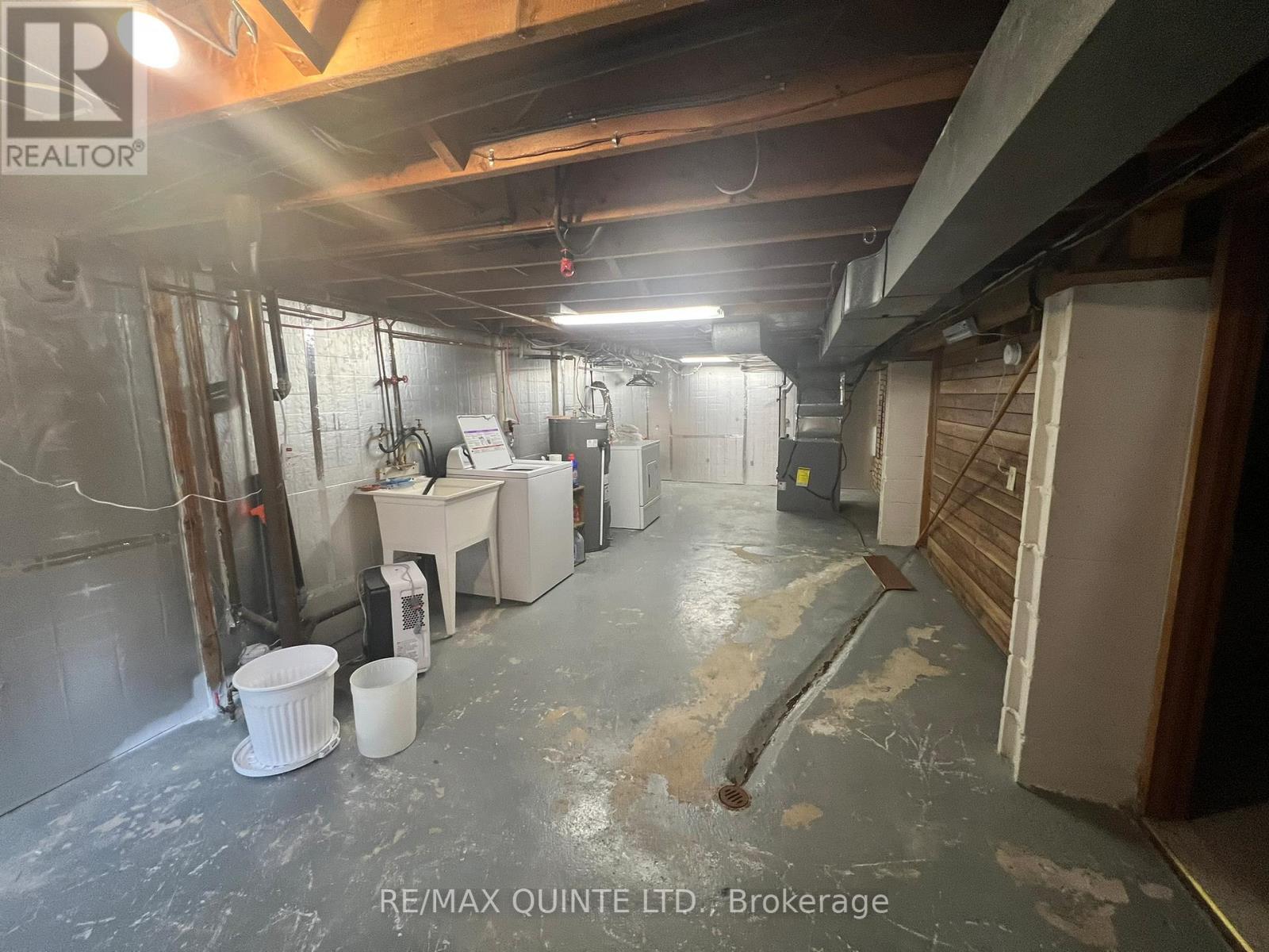 33 RAMSAY AVENUE - 18