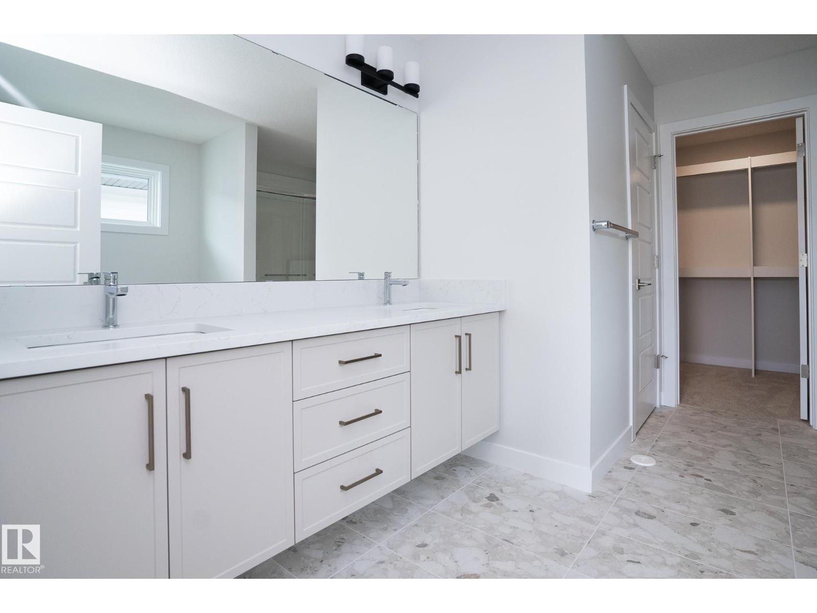 19004 20 AV NW, Edmonton
