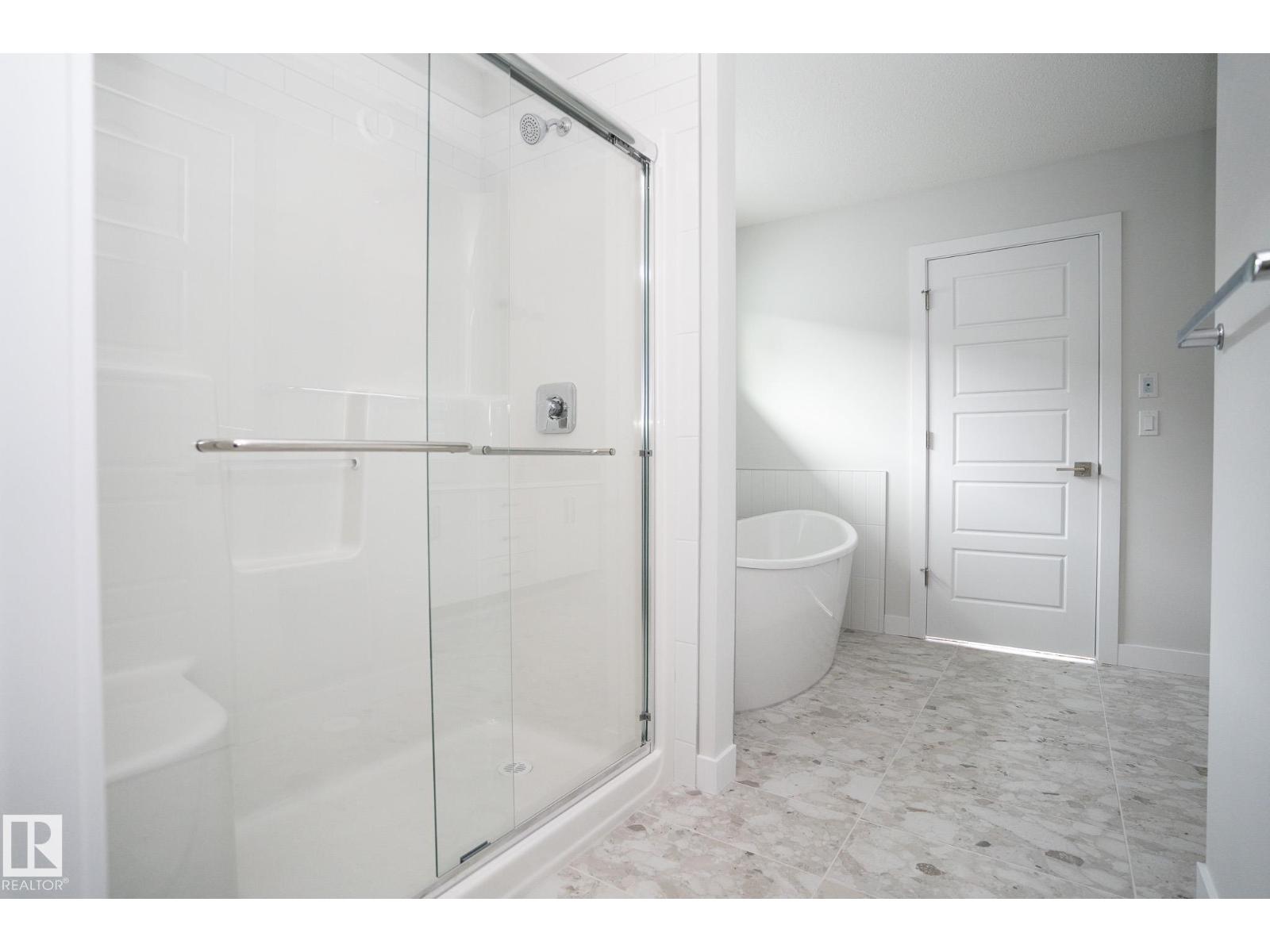19004 20 AV NW, Edmonton