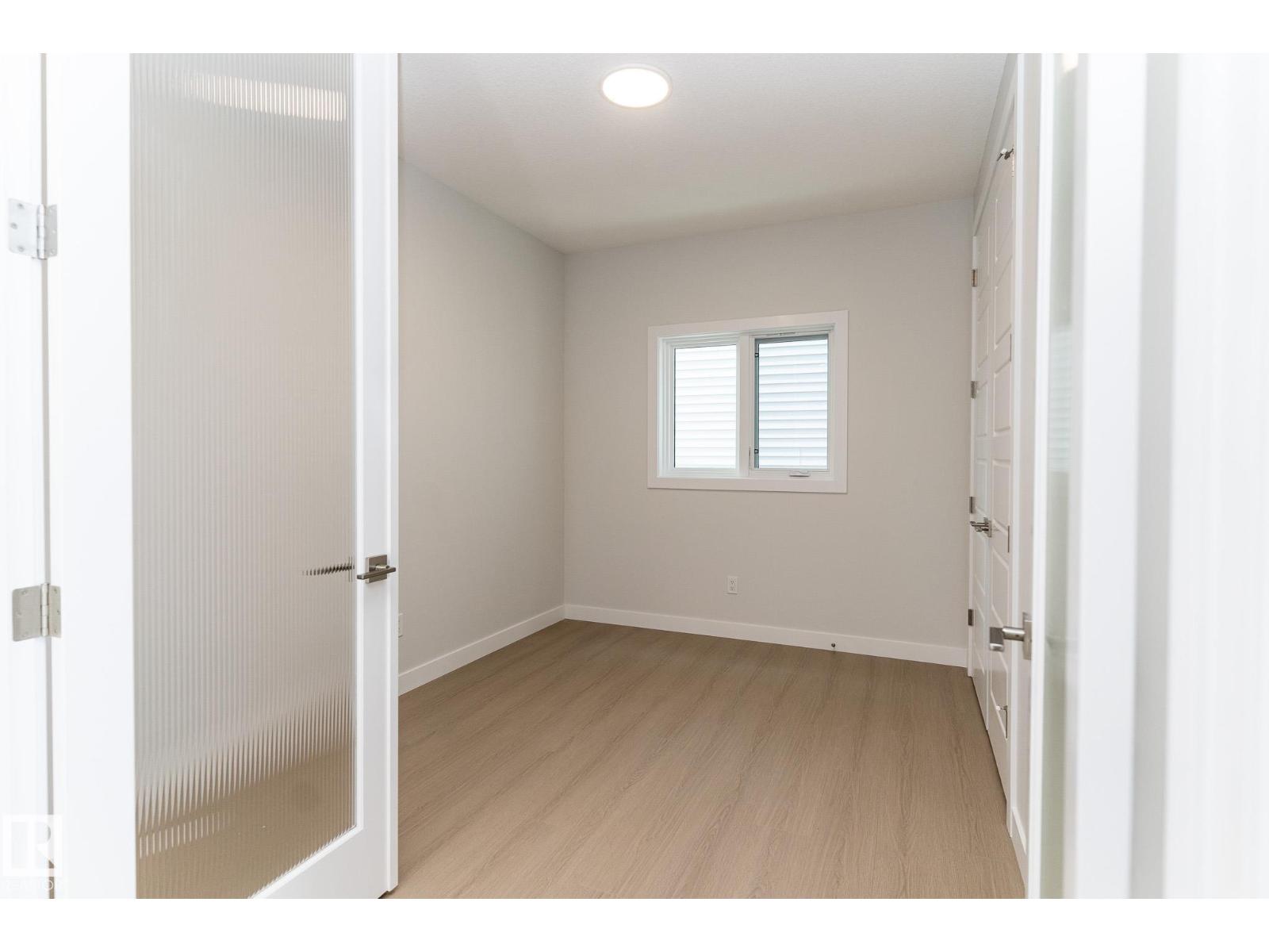 19004 20 AV NW, Edmonton
