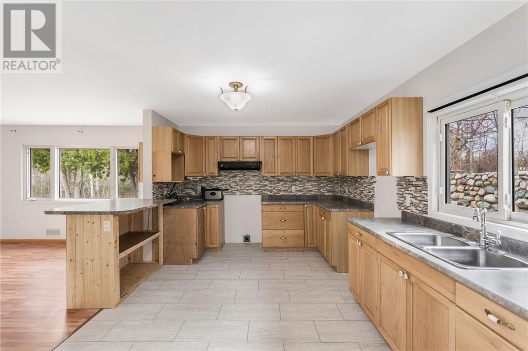 14 Pine Street, Onaping, Ontario, P0M2R0 — Photo 27