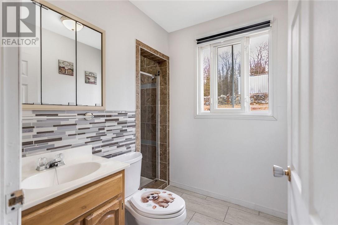 14 Pine Street, Onaping, Ontario, P0M2R0 — Photo 18