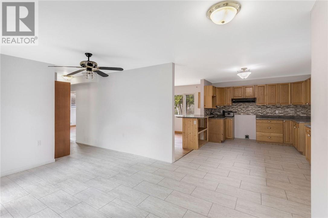 14 Pine Street, Onaping, Ontario, P0M2R0 — Photo 12