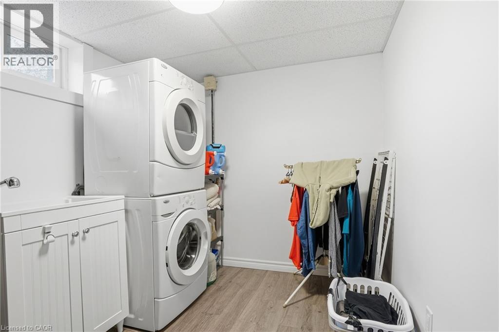 14 EDINBURGH Drive, St. Catharines, Ontario, L2M3H1 — Photo 38