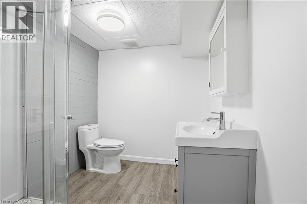 14 EDINBURGH Drive, St. Catharines, Ontario, L2M3H1 — Photo 2