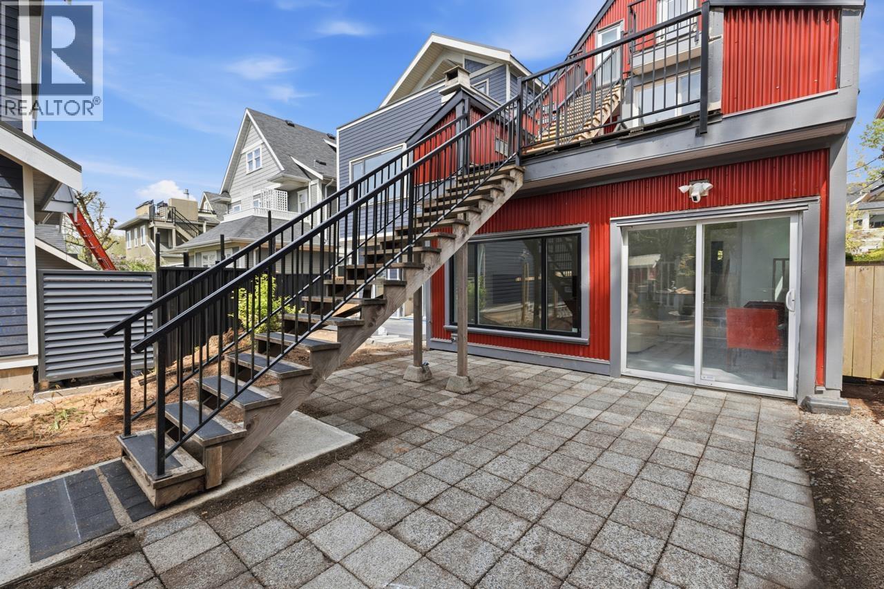 6 Bed, 3 Bath House for Sale in Vancouver – 14 W 14TH AVENUE, Vancouver – MLS# R3121065 - Image 21