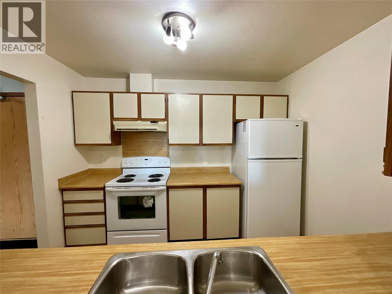 #312 108 Spruce Avenue - 4