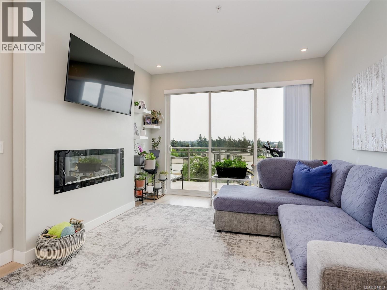 #605 967 Whirlaway Cres - 3