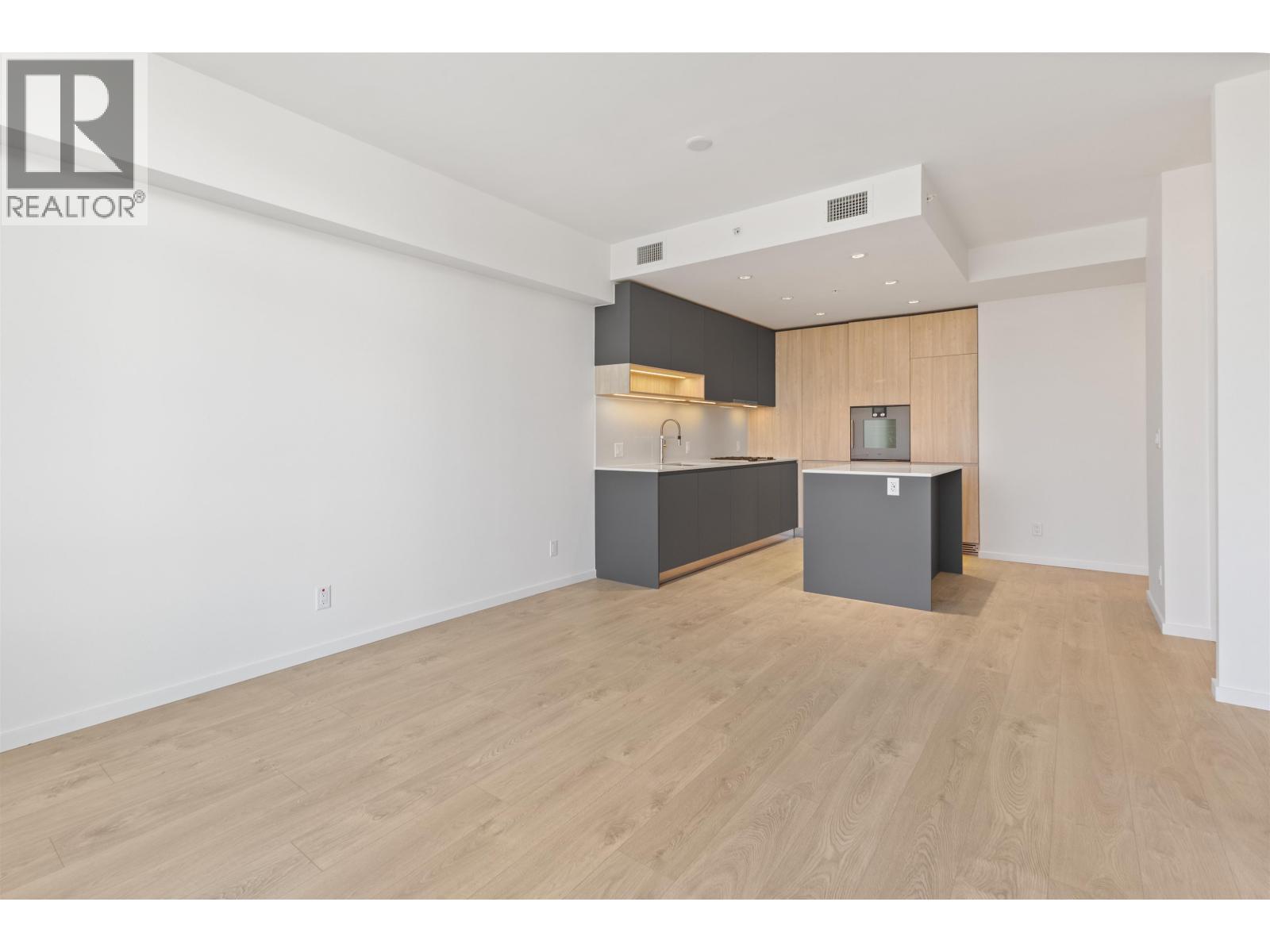 301 6200 MINORU BOULEVARD