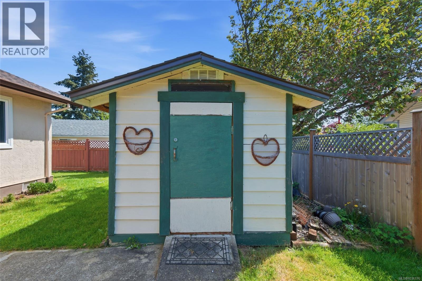 704 Ermineskin Ave - 28