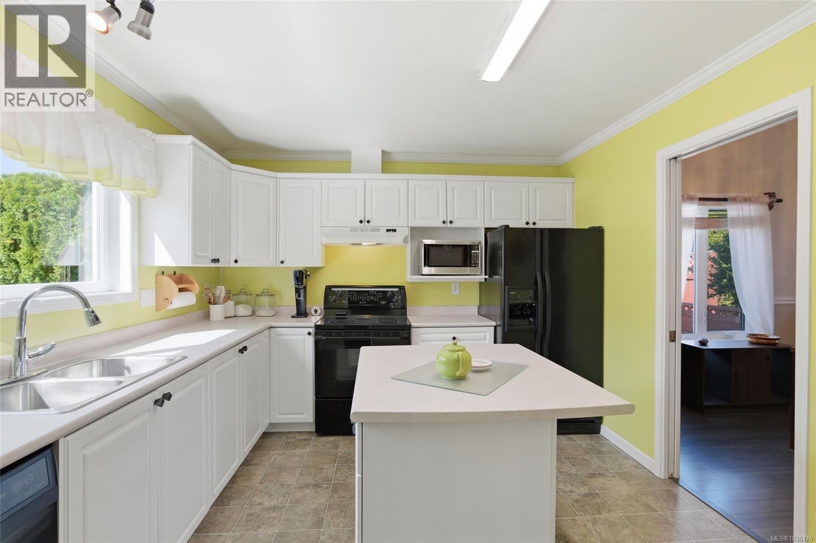 704 Ermineskin Ave - 4