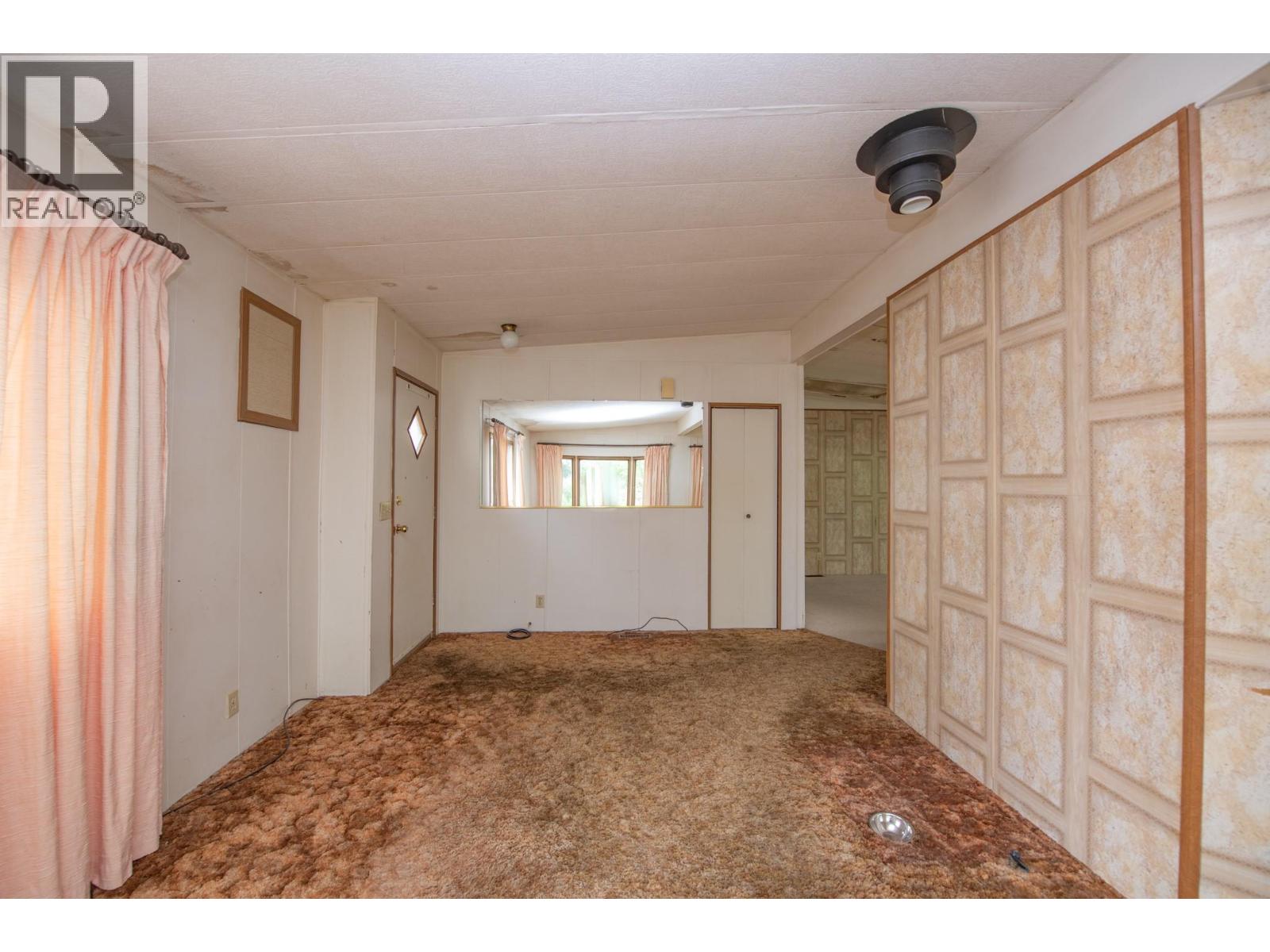 #36 844 Hutley Road - 17