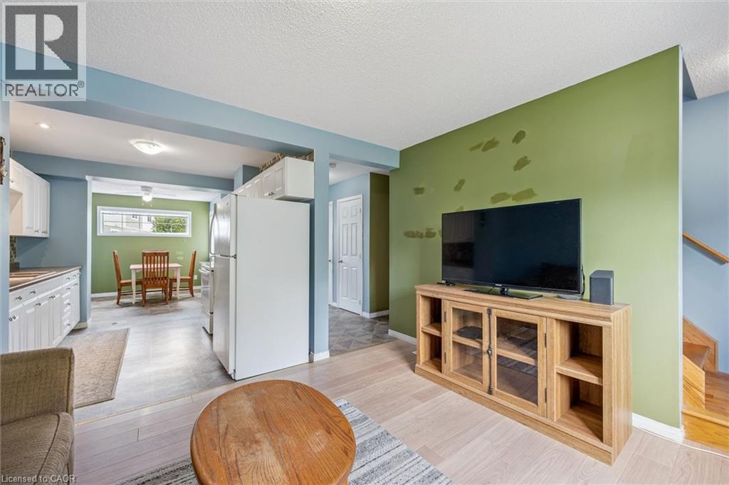 #8 23 HOWE Drive - 19
