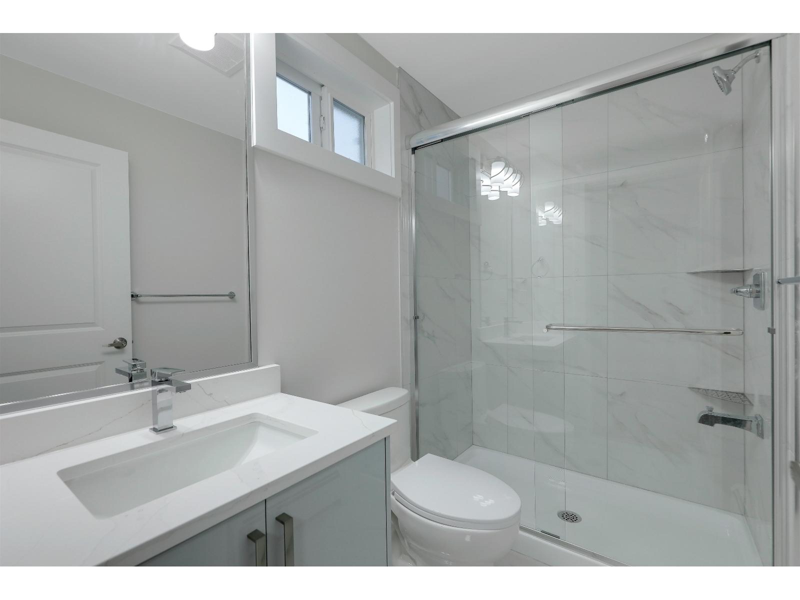 5 Bed, 3 Bath House for Sale in Surrey – 12509 77B AVENUE, Surrey - Image 4