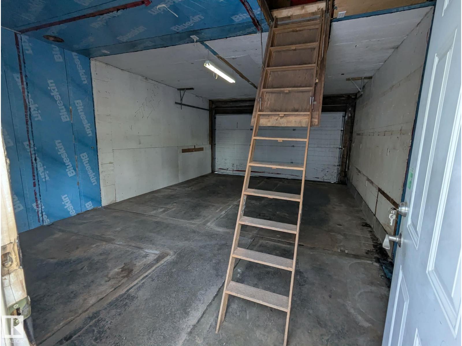 11725 83 ST NW - 39