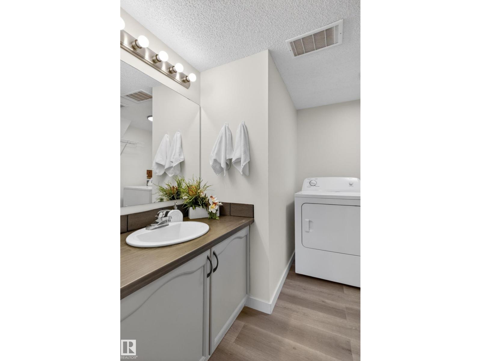 15323 72 ST NW, Edmonton