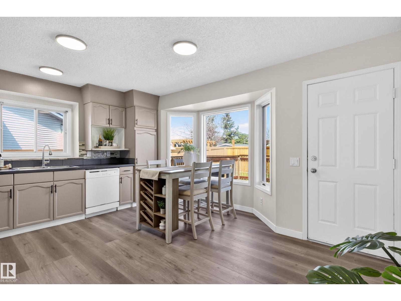 15323 72 ST NW, Edmonton
