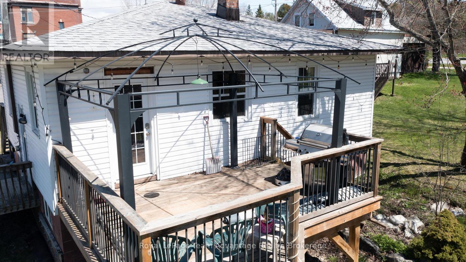 2 MEADOW STREET - 19