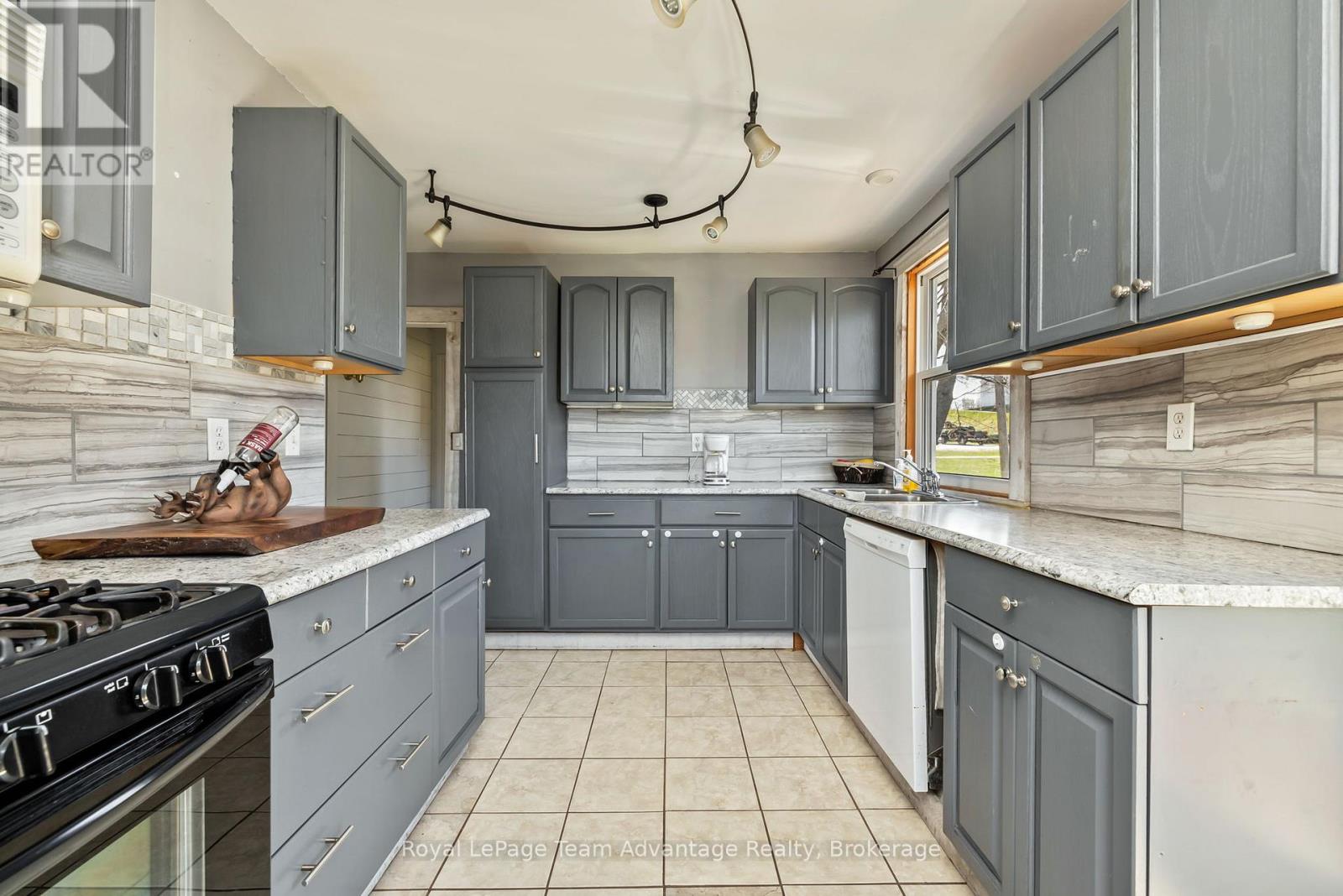 2 MEADOW STREET - 7