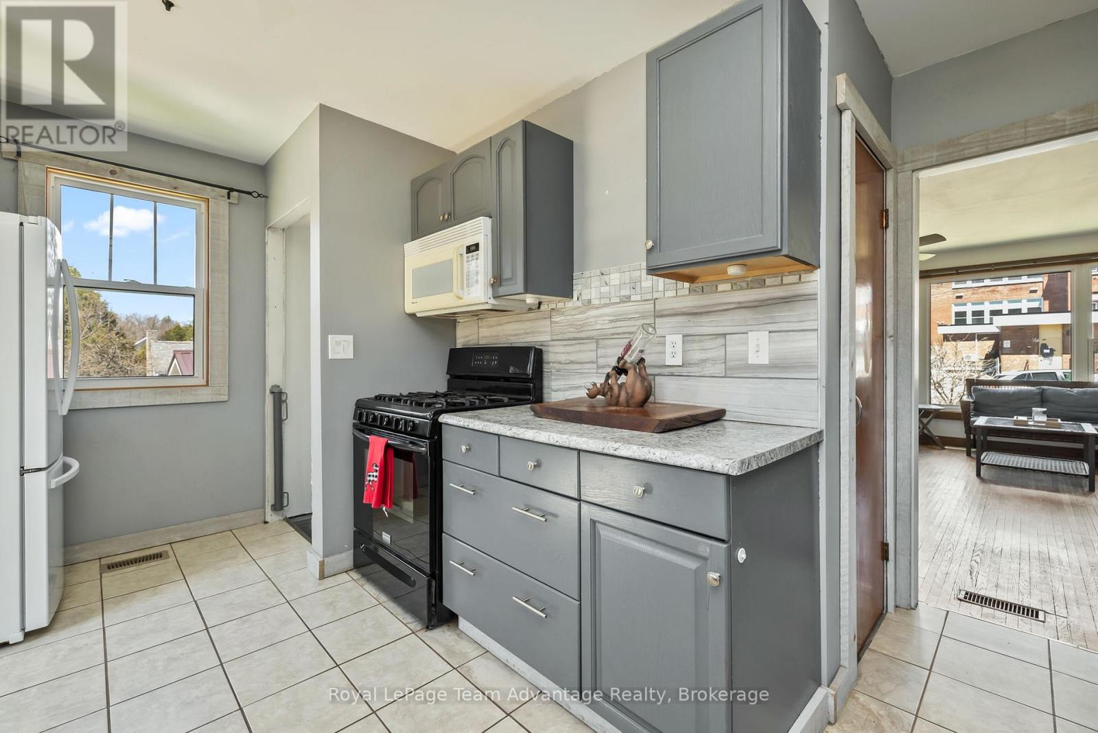 2 MEADOW STREET - 8