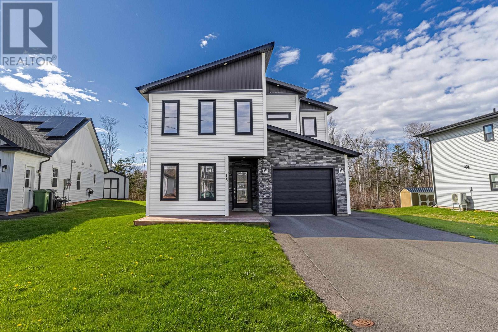 15 BALDERSTON Court - 1
