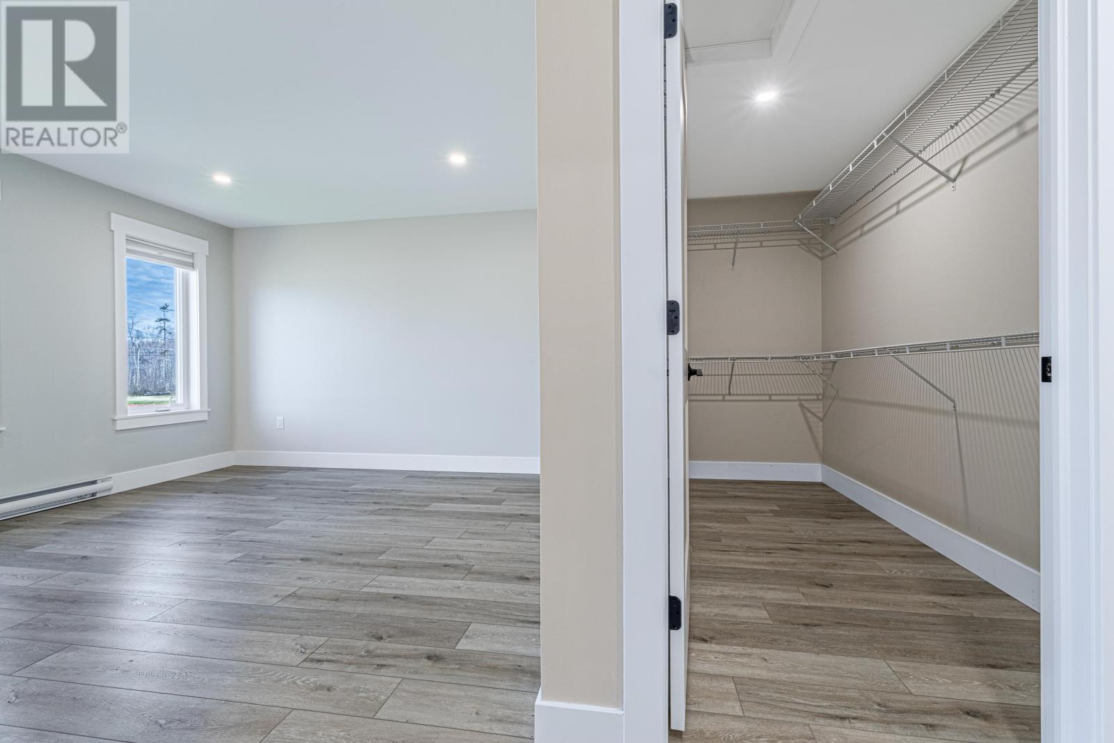 15 BALDERSTON Court - 19