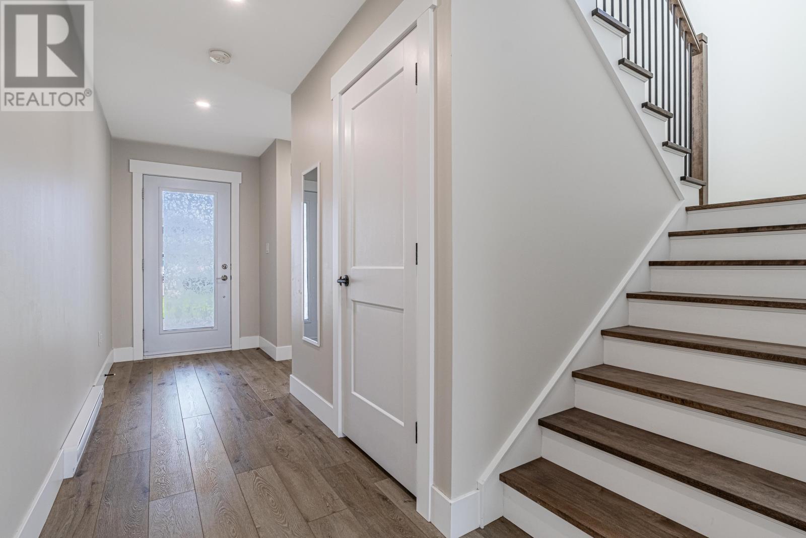 15 BALDERSTON Court - 5