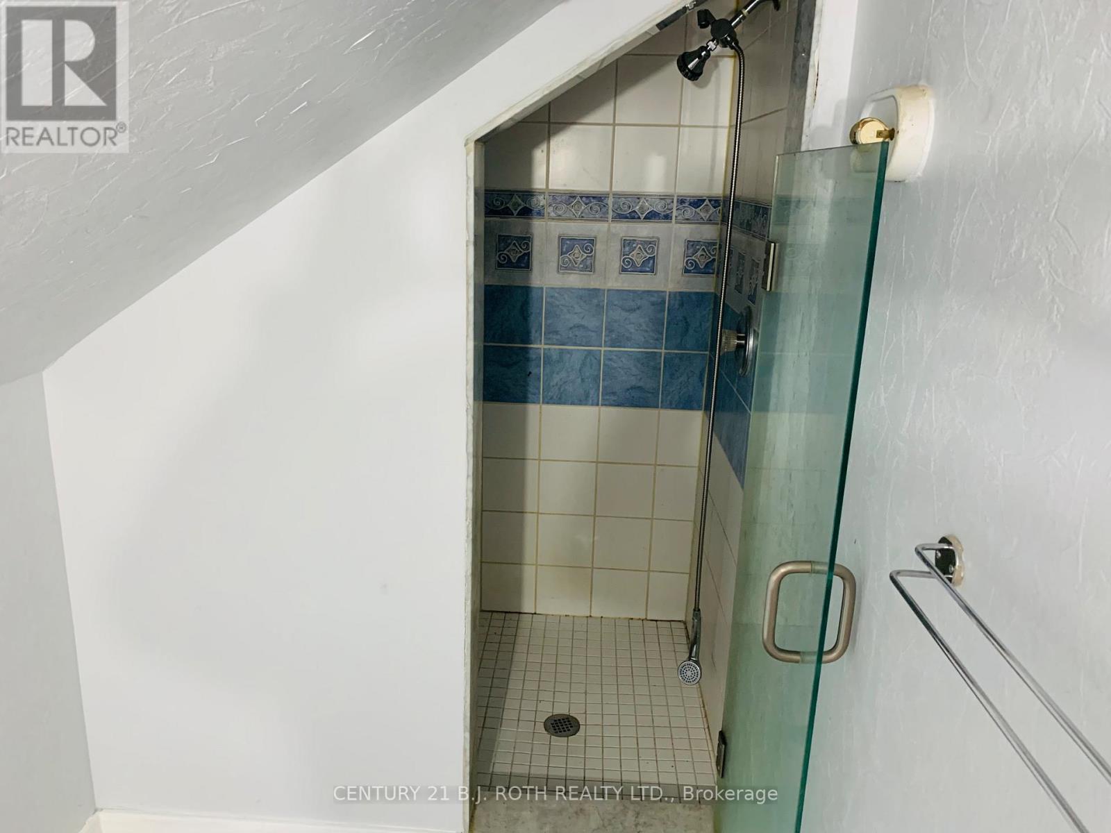 156 DUNLOP STREET W - 21