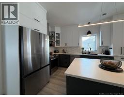 Dining room - 8 Louise Street, Edmundston, NB E3V0C3 Photo 10