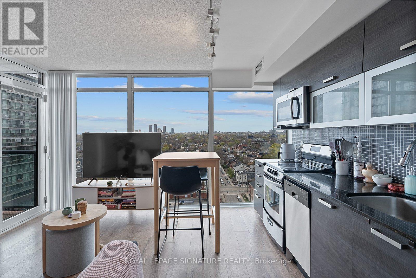 Listing photo of 1722E - 36 LISGAR STREET