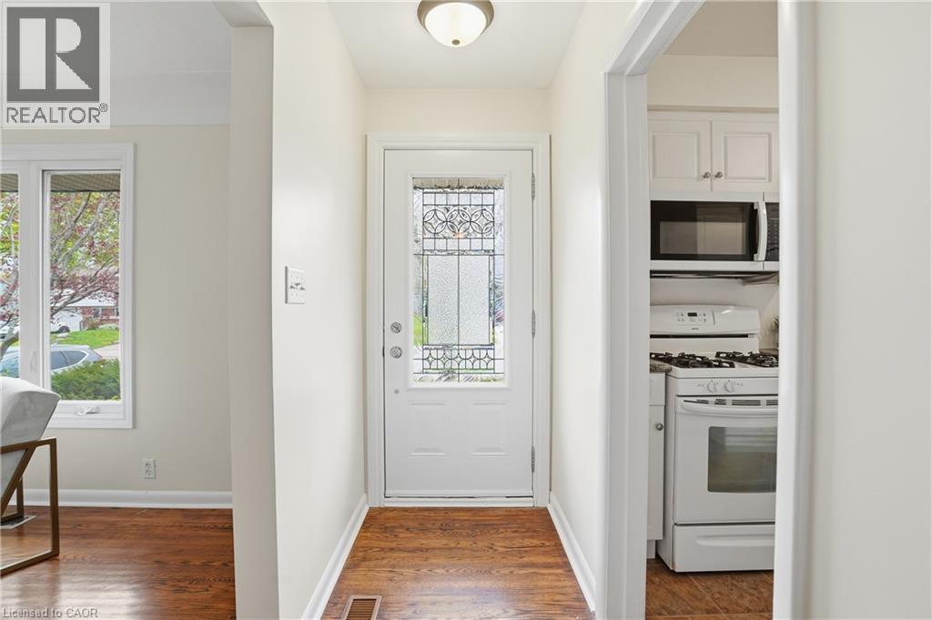 150 WEST 28TH Street, Hamilton, Ontario, L9C5B2 — Photo 3
