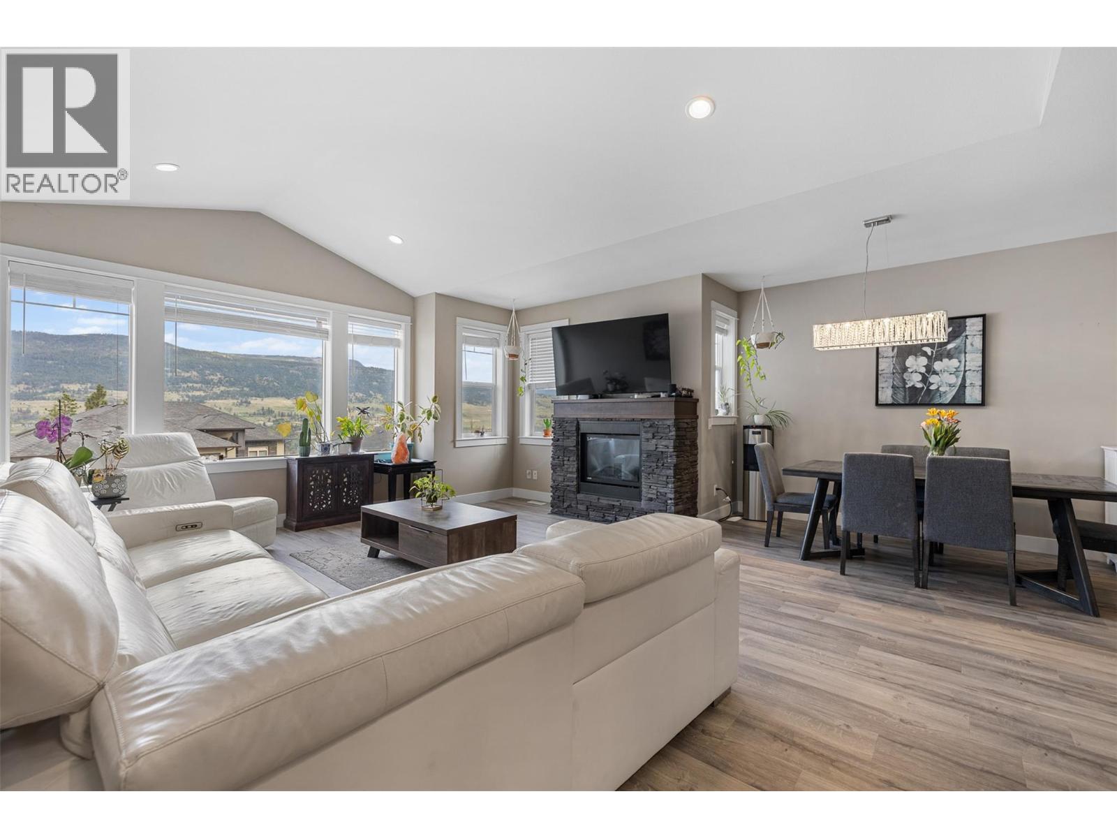 13272 Shoreline Drive, Lake Country