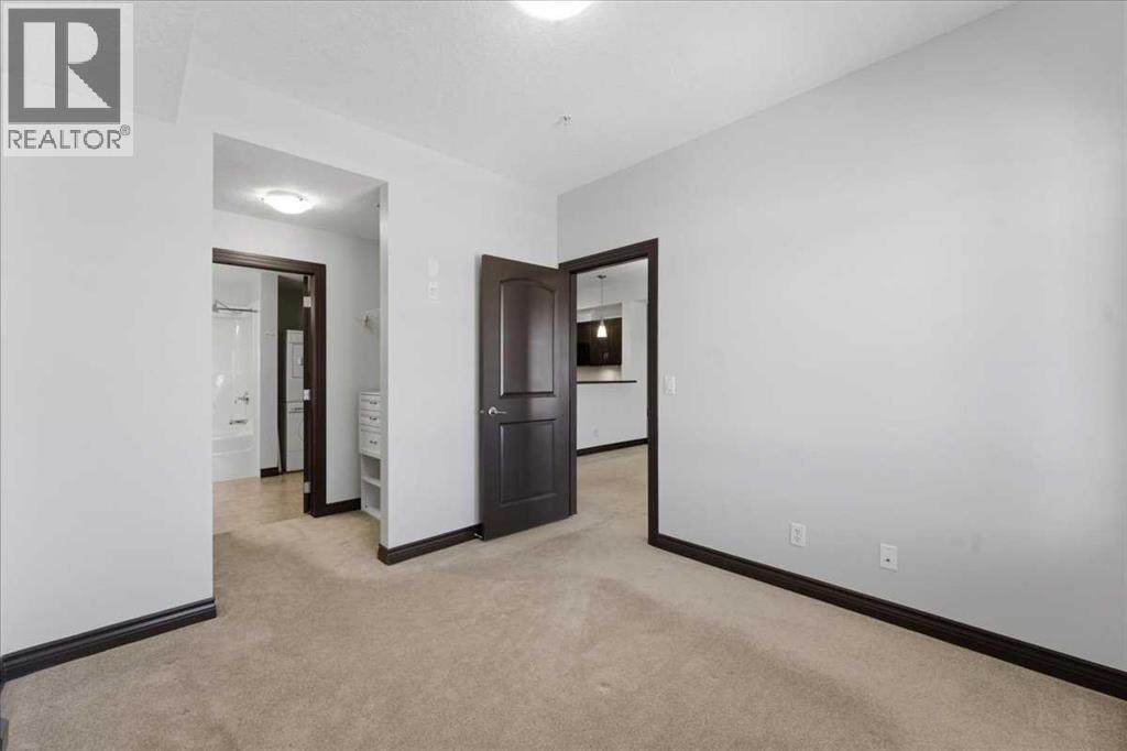 #242 30 Royal Oak Plaza NW - 26