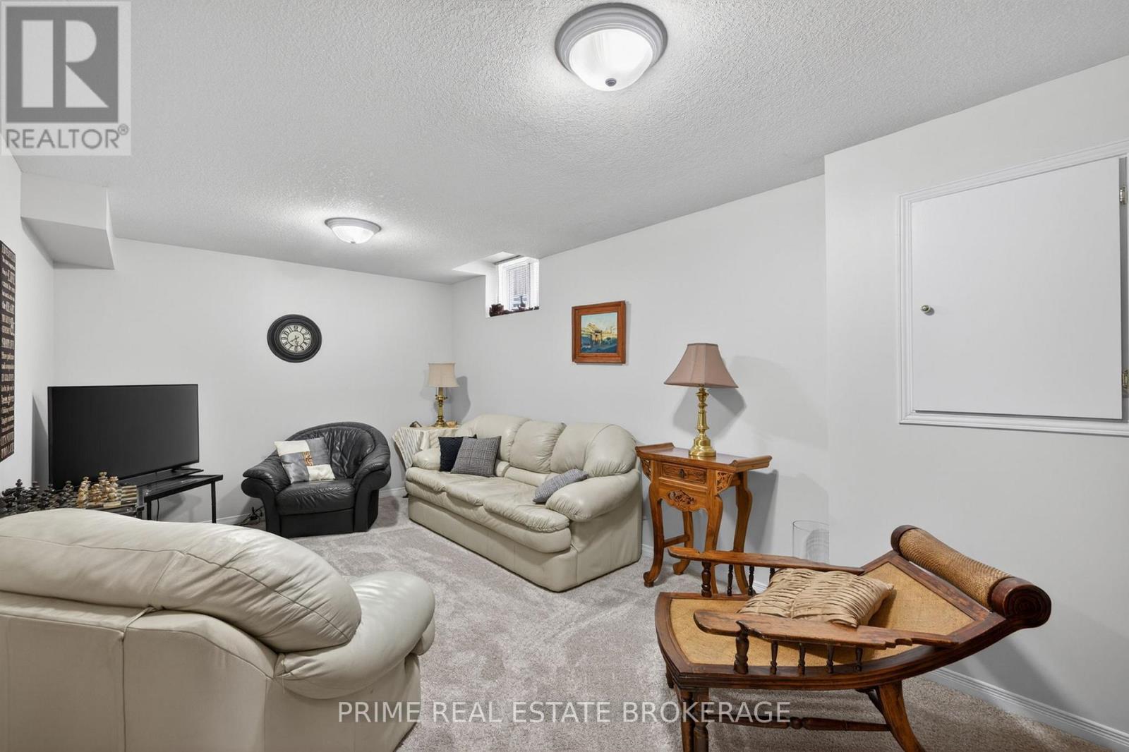 1768 TOWNSEND DRIVE - 32